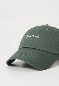 Nike Sportswear CLUB UNISEX - Boné - vintage green/sail