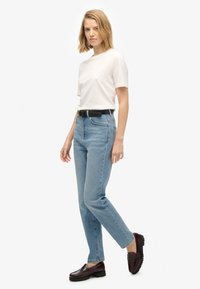 Superdry & Co HIGH RISE  - Vaqueros mom - mid blue denim