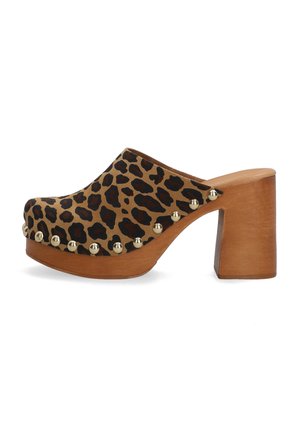 Clogs - brown