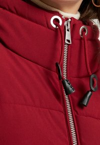 Esprit Abrigo de invierno - dark red