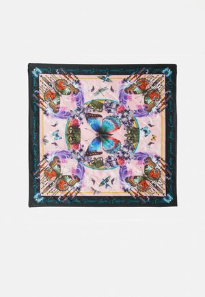 Foulard en soie carré présentant un design coloré de papillon et de fleurs, avec une bordure noire et des accents de texte en bleu. Texture douce et lisse.