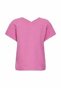 Lyserød kortærmet top med V-formet ryg, lavet af glat stof. Har en afslappet pasform og et enkelt design uden mønstre eller pynt.