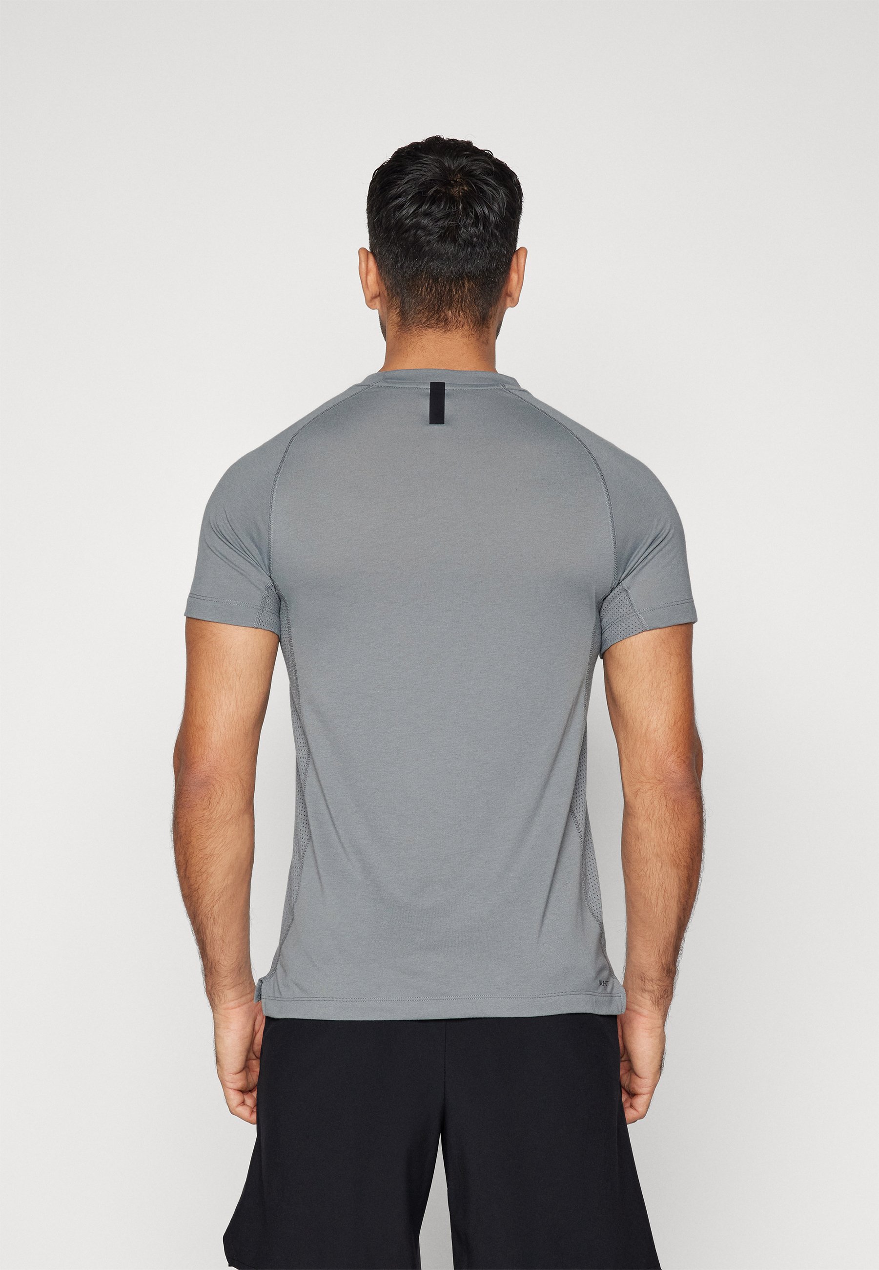 hibbett sports nike t shirts