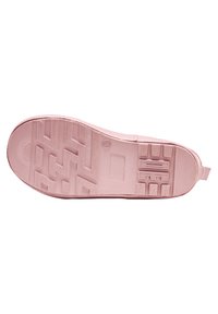 Semelle de sneaker rose clair avec une surface texturée et à motif. Présente une forme lisse et arrondie ainsi qu'une zone de talon renforcée pour plus de durabilité.