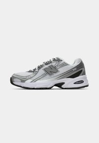 U740 UNISEX - Trainers - white