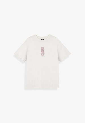 Witte korte mouw t-shirt met roze verticale "GRMT" tekst in gestileerd lettertype, gecentreerd op de borst.