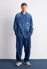 Carhartt WIP HARVEY SHIRT - Giacca di jeans - blue dark bleached