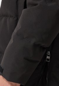 CASH-MERE Dunkappa / -rock - schwarz