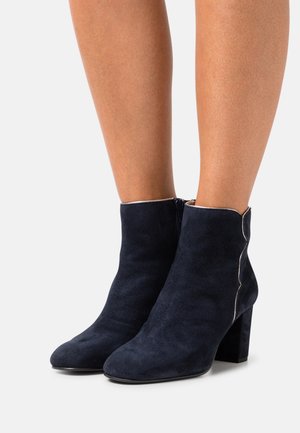 Brenda Zaro, Boots à talons - dark blue