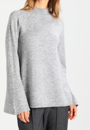 Stickad tröja - grey