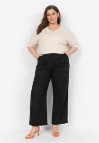 Wasabi Concept WA-CORINNA 8 - Hlače - black
