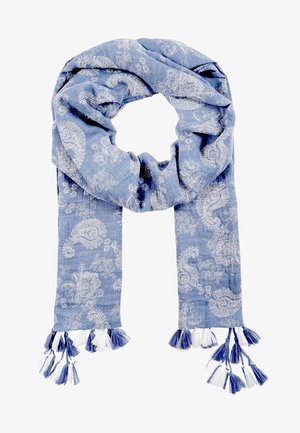 Lichtblauwe sjaal met witte paisley bloemmotieven en blauw-witte kwastjes aan beide uiteinden, losjes in het midden geknoopt.
