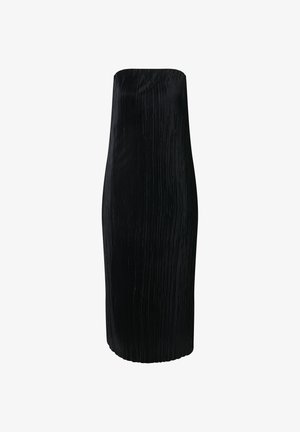 Černé midi šaty bez ramínek s vertikálními sklady, přiléhavým střihem a rovný výstřihem.
