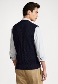SLEEVELESS VEST HUNTER NAVY
