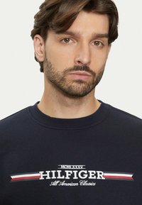 Tommy Hilfiger STRIPE - Sudadera - desert sky