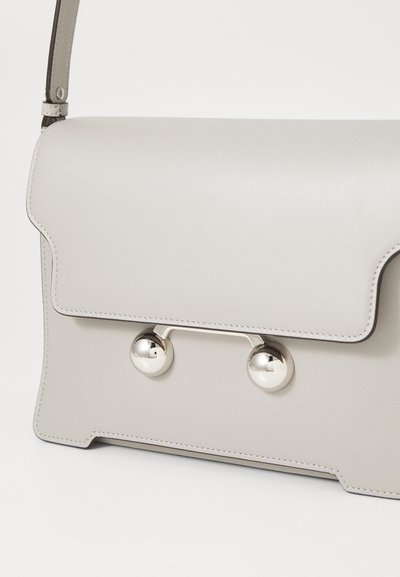 Marni SHOULDER BAG MEDIUM UNISEX - Soma ar siksnu pāri ķermenim - atmosphere