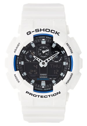 Biały zegarek Casio G-Shock z czarną tarczą, wskazówkami analogowymi i wyświetlaczami cyfrowymi, niebieskimi akcentami oraz opisanymi przyciskami wielofunkcyjnymi.