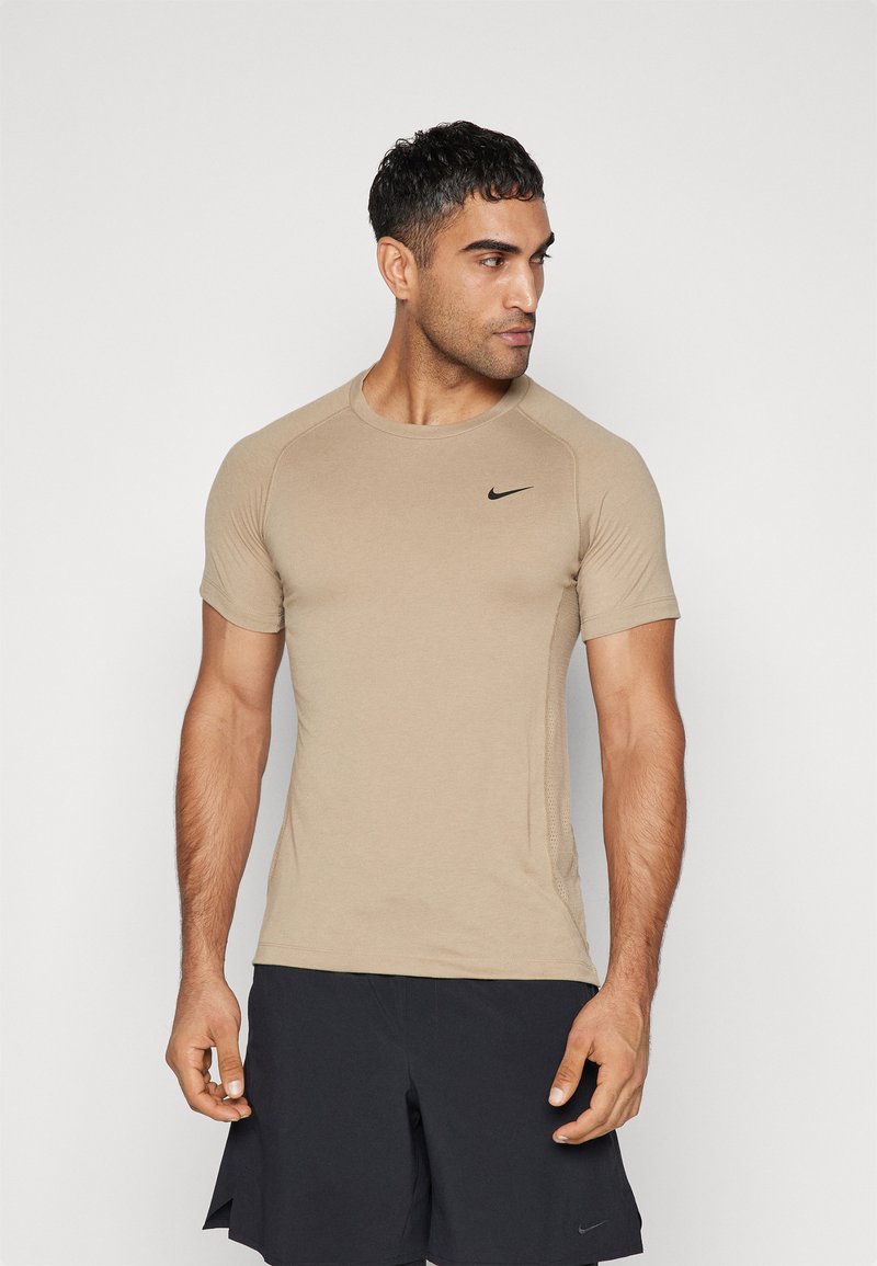 Nike Performance FLEX - T-skjorte til trening - khaki/black