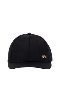 Melnā beisbola cepure, kas izgatavota no auduma ar gludu tekstūru. Uz priekšpuses atrodas zelta logotips, un cepurei ir izliekta mala.