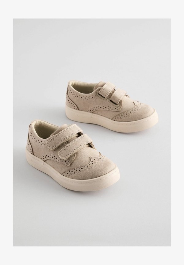 STANDARD FIT – TOUCH FASTENING BROGUES  – Lauflernschuh – neutral