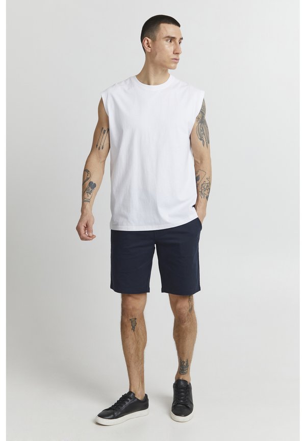 PRLOVO REGULAR FIT - Shorts2