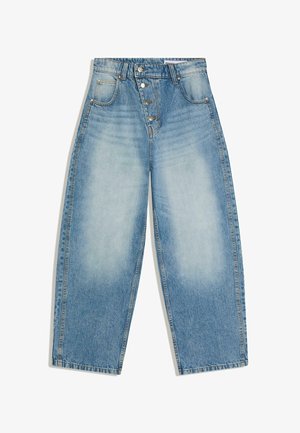 Modré džínsové nohavice s vysokým pásom, širokými nohavicami, zapínaním na gombíky a vyblednutými detailmi na predných stehnách a vreckách.