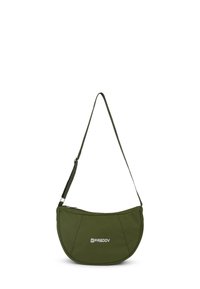 Borsa a spalla in tessuto verde oliva con forma curva, chiusura con zip, tracolla regolabile e logo visibile sulla parte anteriore.