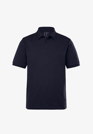 Meripaita tummansinisestä teksturoidusta puuvillasta, jossa on klassinen kaulus, kolme nappia ja lyhyt hiha. Yksinkertainen ja koristelematon muotoilu.