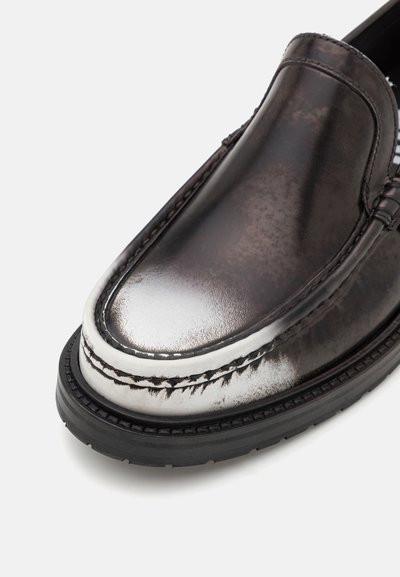 MOSCHINO SCARPA UOMO - Zapatos sin cordones - white/black