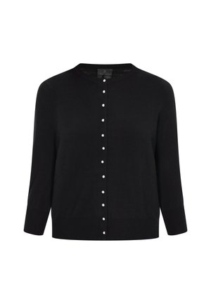 Mustan kardiganin pehmeästä kankaasta, jossa on pyöreä kaula-aukko, kolmanneksen mittaiset hihat ja rivi helmiä muistuttavia nappeja edessä.