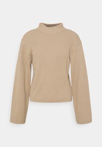 Beżowy, prążkowany sweter z wysokim kołnierzem i długimi rękawami. Posiada prosty dół oraz teksturowany splot, zapewniający ciepło i komfort.