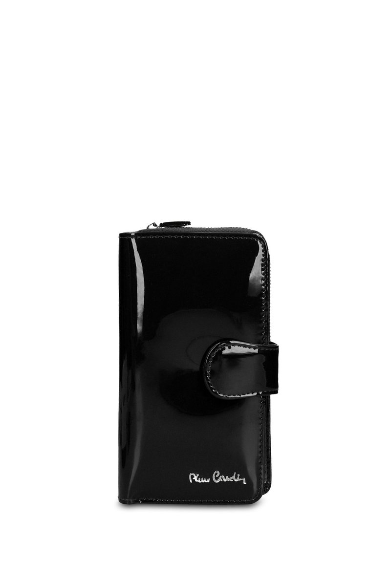 Portafoglio in pelle nera verniciata con una texture liscia, dotato di chiusura a zip e una fibbia circolare, rifinito con un dettaglio argentato distintivo.