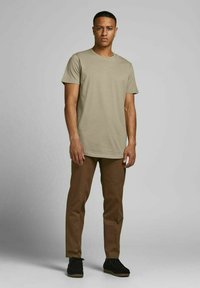 Jack & Jones JJENOA TEE CREW NECK - T-shirts basic - crockery