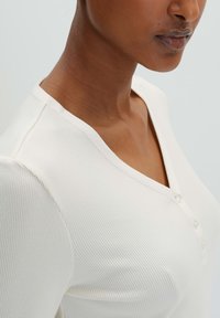 someday. KINOLA - Langarmshirt - soft cream