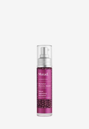 Murad Revitalixir Recovery Serum in einer klaren Pumpflasche, mit einer lila Flüssigkeit und kleinen Perlen. Etikett mit Produktdetails in weißem Text.