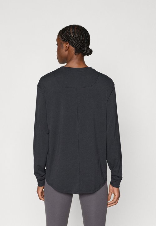 Nike Sportshirt 'ONE' — photo 3
