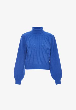 Királykék, rövidített pulóver, magas gallérral, bordázott textúrával és dús puff ujjakkal. Függőleges vonalakkal és finom kivágásokkal díszítve.