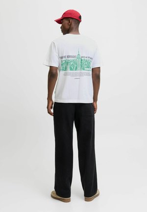 RUNDHALSAUSSCHNITT - Print T-shirt - bright white