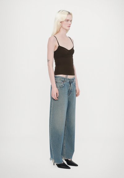 CLOSED JAZZIE - Baggy jeans - mid blue