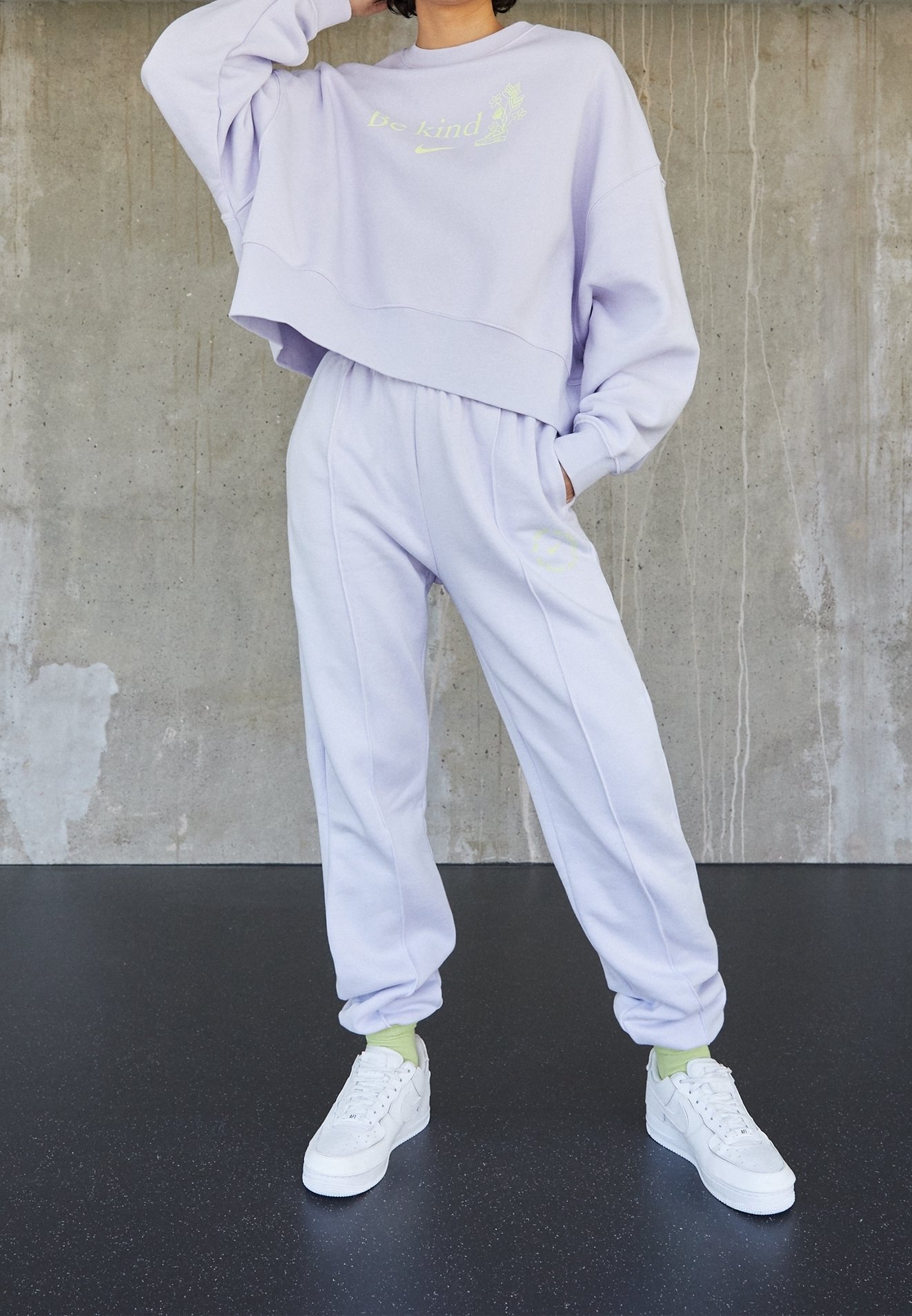lilac joggers nike