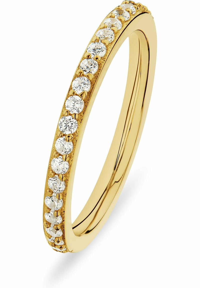 Gouden ring met een rij kleine, ronde, heldere edelstenen die rondom de omtrek zijn gezet, wat een gestructureerd contrast creëert.