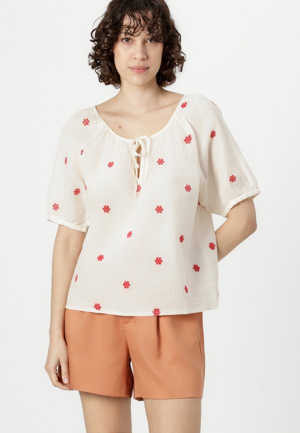 VINNA - Blouse - almond milk2