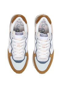 Le sneakers Pepe Jeans presentano un mix di suede blu chiaro, bianco e marrone. Punta arrotondata, design con lacci e linguetta imbottita con dettagli di branding.