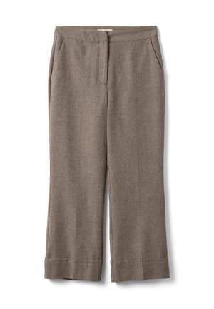 Pantalones marrones de pierna ancha con dobladillos remangados y bolsillos laterales, con cierre frontal oculto, mostrados sobre un fondo blanco.