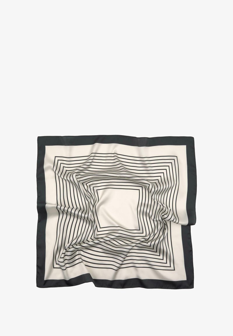 Hedvábný šátek s bílým pozadím, na kterém jsou soustředné černé čáry a jednobarevný černý okraj, měkká textura, mírně pomačkaný.