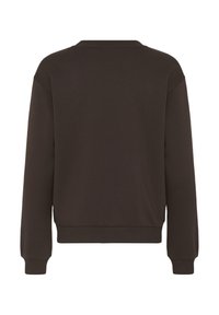 Rjava jopa z okrolim izrezom, rebrastimi zapestniki in robom ter gladko teksturo. Ima sproščen kroj brez vidnih logotipov ali vzorcev.