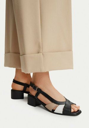 Lasocki, LASOCKI WOMEN'S SANDALS BLACK - Riemensandalette - black