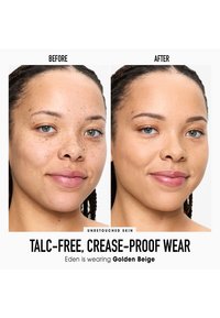 Ritratti prima e dopo di una persona che mostra la pelle con lentiggini a sinistra e un incarnato più uniforme a destra, con la scritta "Senza talco, vestibilità a prova di pieghe".