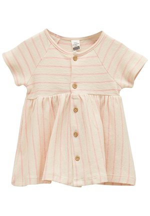 Vestido de bebé de manga corta con rayas rosas, botones de madera en la parte delantera y cintura fruncida en tejido suave y texturizado.