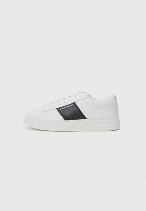 Emporio Armani Trainers - white/black